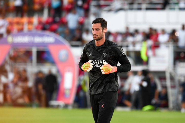 記者：里科墜馬近一年后終于恢復訓練，預計月底可以回歸巴黎合練