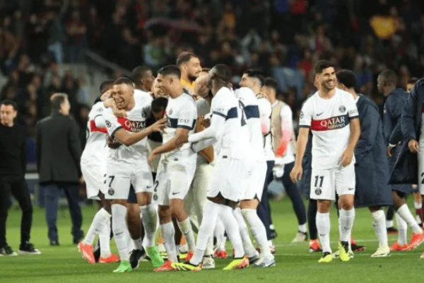 姆巴佩引領助巴黎圣日耳曼成功淘汰巴塞羅那